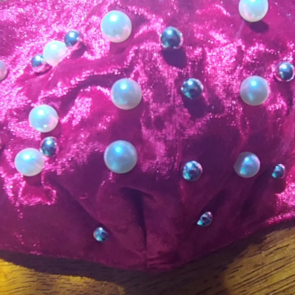 NWT Fuchsia Pink Velvet and Pearls Face Adjustable Mask . - Picture 4 of 5